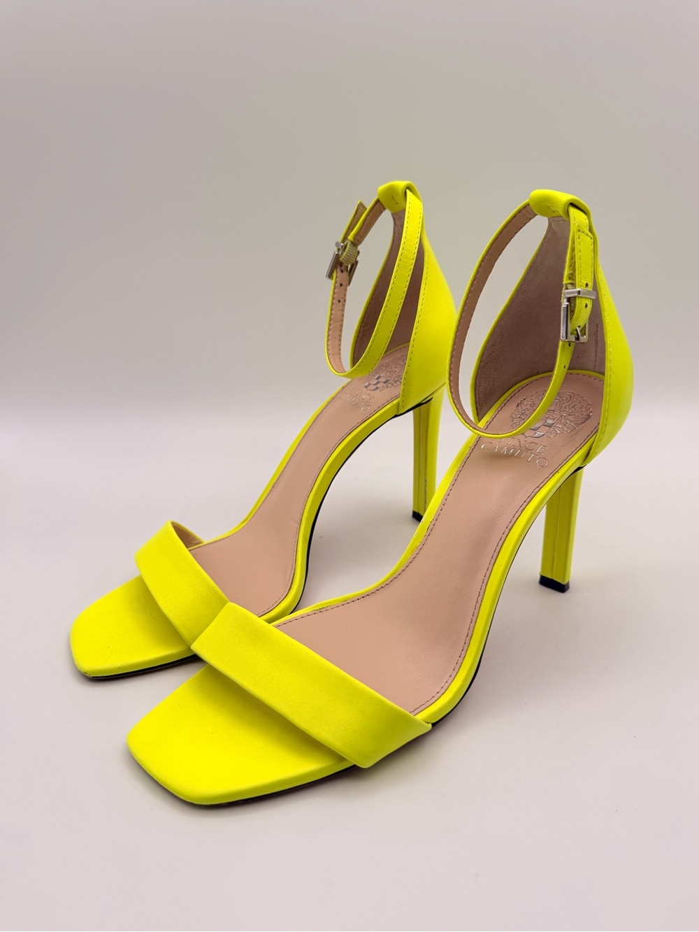 VINCE CAMUTO Neon Yellow Leather Ankle Strap Sandal Heels Women’s Size 9